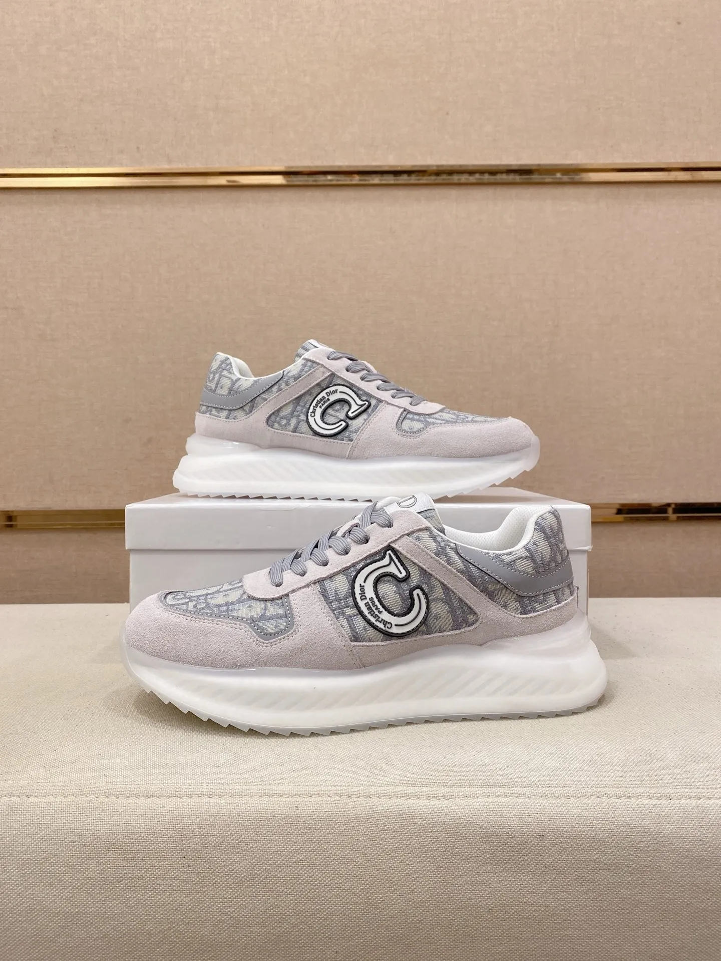 Men's shoes💰 462💰🇮🇹🇮🇹Dior d The new model is on sale at the same time at the counter. The upper 🇮🇹 is imported Italian first-layer cowhide, and the lining is fully imported sheepskin 💪💪. It is a complete 1⃣️ to 1⃣️ replica 🇮🇹💪💪, ⚠ Sole: The original sole is specially provided by the original factory. The exclusive movable molded sole is super comfortable. ⚠Original factory single goods, 🔍🔍high quality, you can enter and leave the counter at will, welcome to compare⚠. Code number:38-44